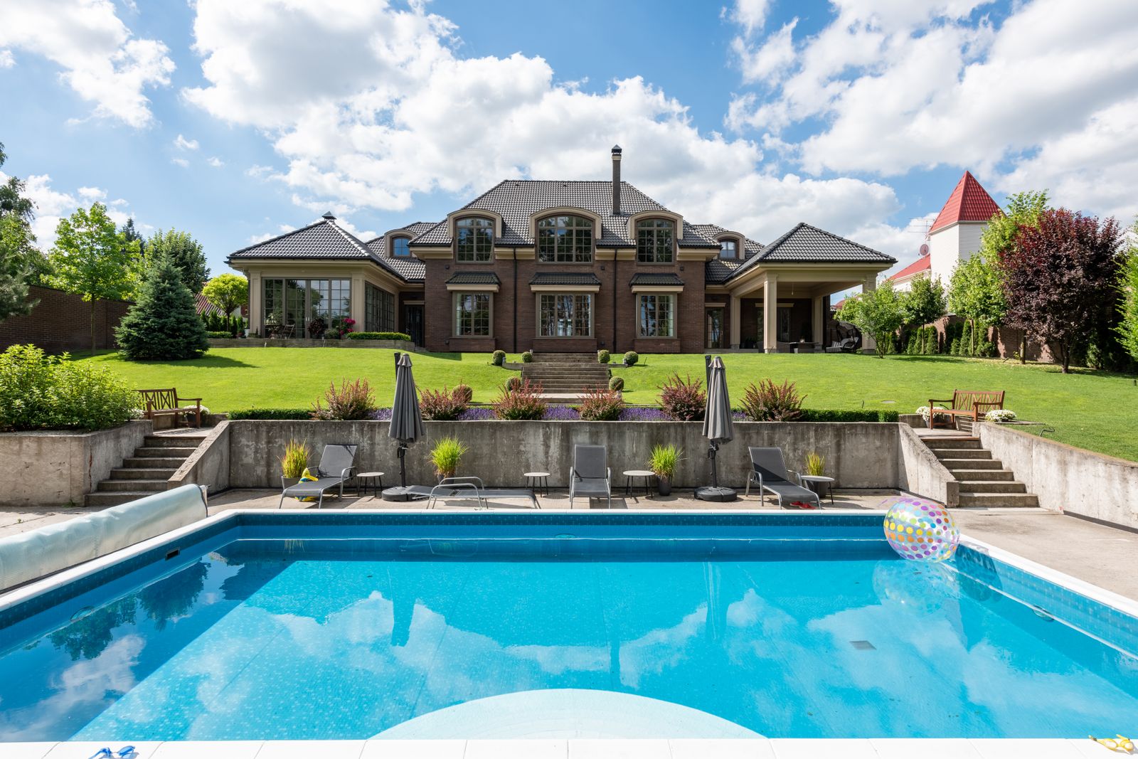 Family Resort-Style Pool – [City]